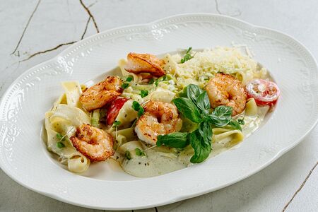 С креветками и сливочным песто