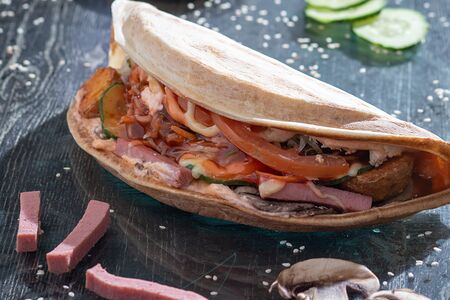 Закрытая пицца Батыр