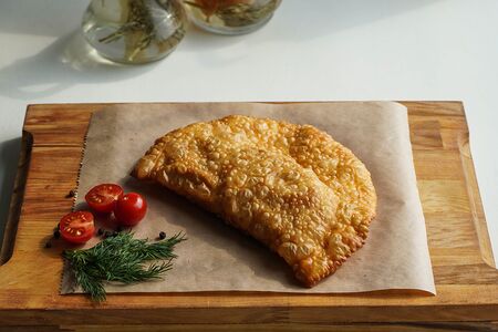 Чебурек восточный со свининой и говядиной