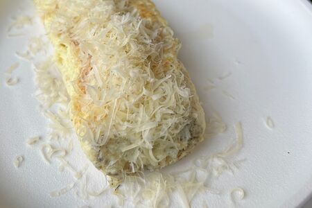 Омлет на двух яйцах