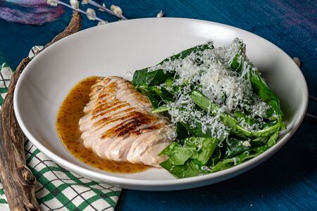 Куриная грудка со шпинатом