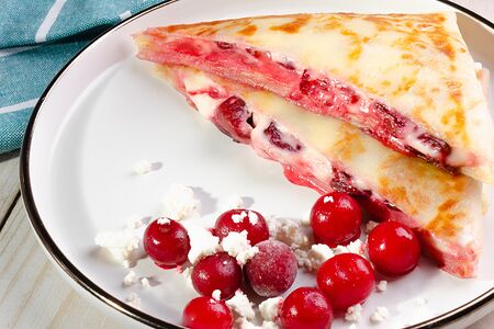 Блин творожно-вишневый