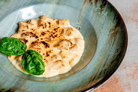 Гребешок в сливочно-сырном соусе