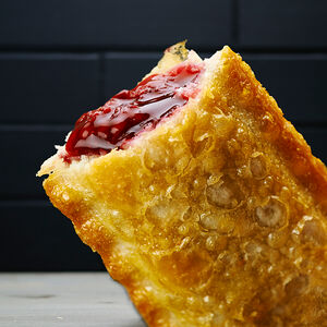 Пирожок с вишней