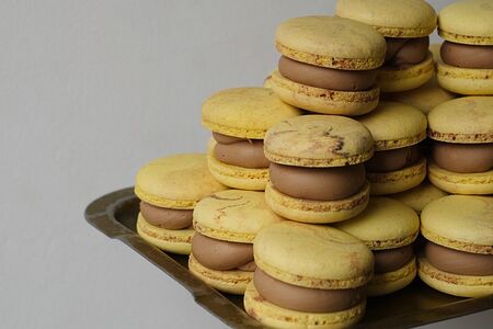 Макарон Молочный шоколад с бананом