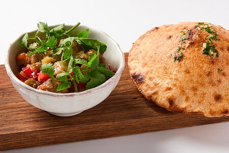 Икра из баклажанов с лепешкой