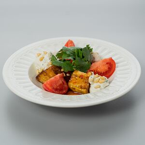 Салат с хрустящими баклажанами и помидорами