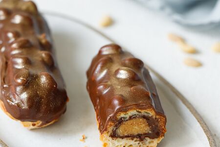 Эклер Сникерс