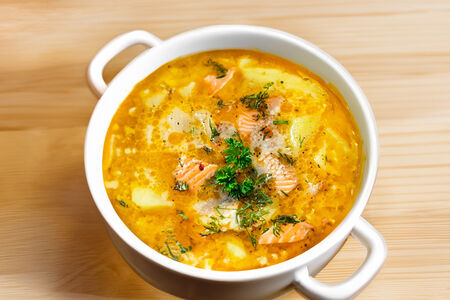 Уха с семгой на мангале