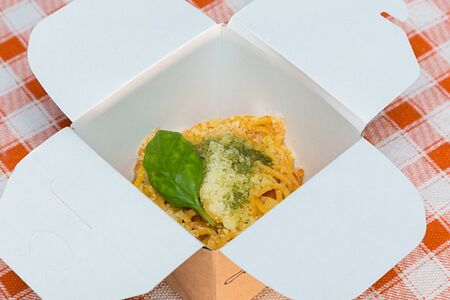 Паста с томатами и базиликом