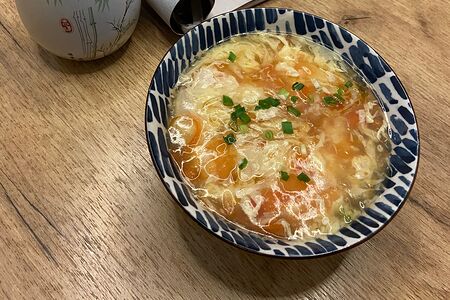 Суп с яйцом и томатом