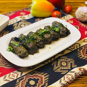Долма в винoградных листьях