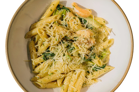 Пенне с кабачком и форелью