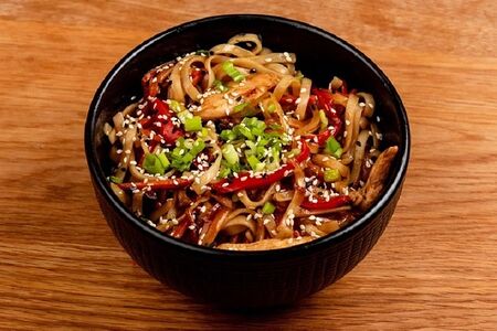 Удон с курицей