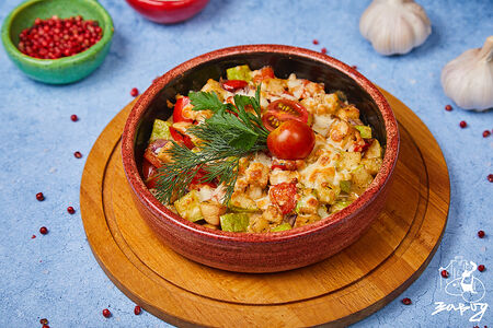 Куриная грудка и овощи в сливках