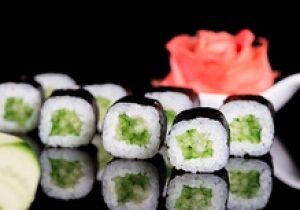 Мини-ролл с огурцом