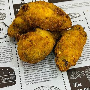 2 крылышка в панировке 