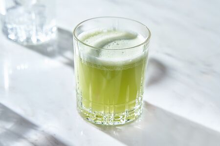 Свежевыжатый сельдереевый сок