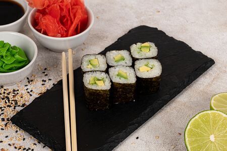 Маки Авокадо