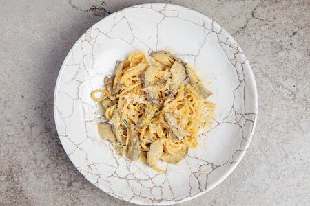 Паста с артишоками и лимонной цедрой