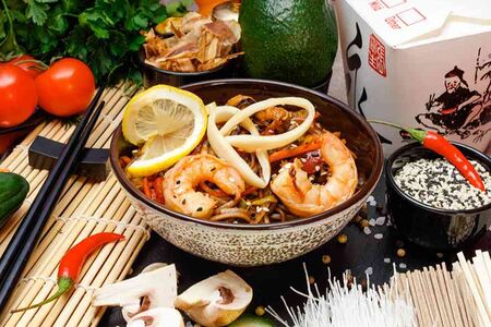 Соба с морепродуктами