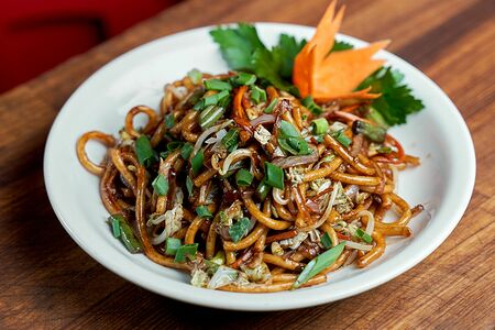 Яичная лапша с овощами