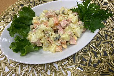 Оливье с колбасой