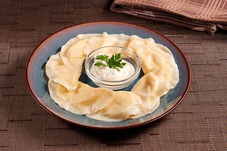 Юмуртка борек (вареники с яйцом)