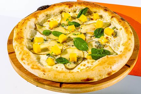 Груша, манго, горгондзола