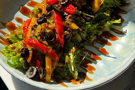 Тёплый салат с телятиной