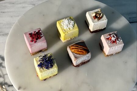 Десерт клубника с кокосовыми сливками