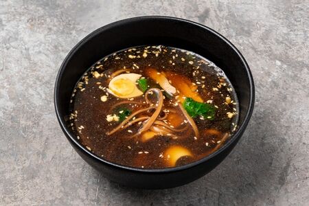 Суп с уткой, гречневой лапшой и вешенками