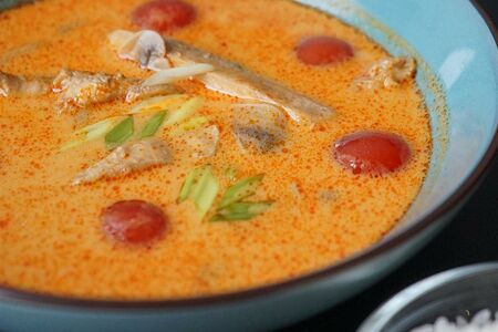 Том ям с курицей