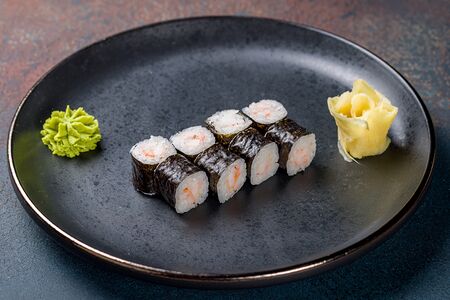 Маки с тунцом