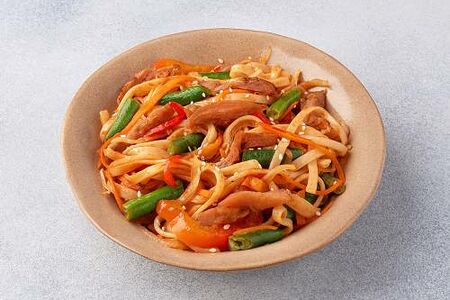 Wok с цыплёнком гриль M