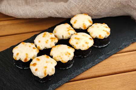 Запечённый с креветкой