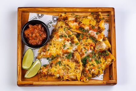 Начос с говядиной