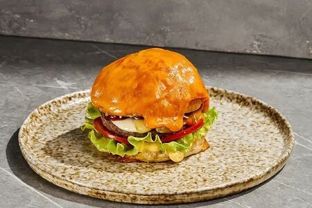 Бургер Cheese да болл с тремя видами сыра