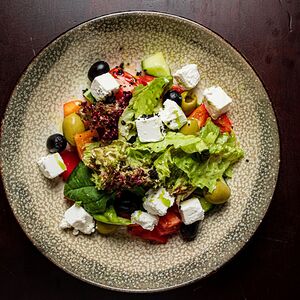 Овощной с греческим сыром, травами и маслом петрушки