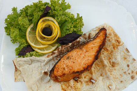 Семга на углях