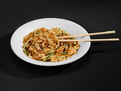 Удон с курицей острый по-китайски