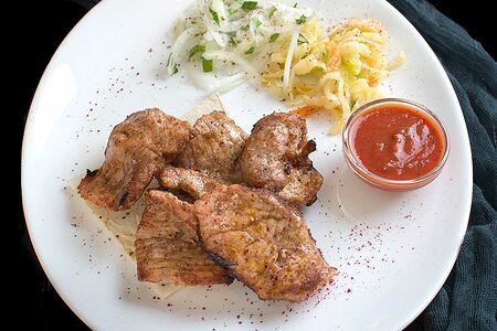 Cвинoй окорок