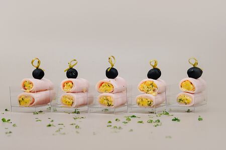 Рулетик с ветчиной и сыром