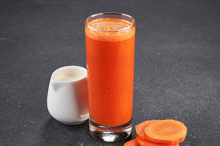 Морковный фреш со сливками