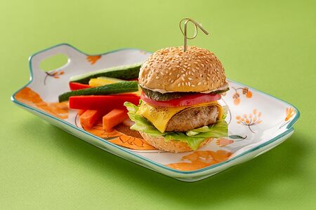 Бургер с телятиной детский