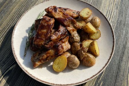 Свиные ребрышки в соусе барбекю