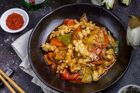 Кальмар с овощами