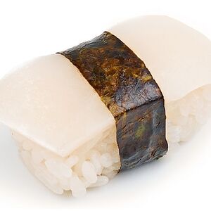 Суши с кальмаром