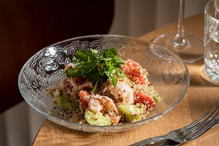 Салат Киноа с креветками