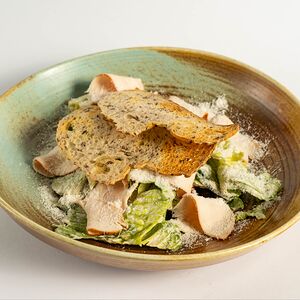 Цезарь с цыпленком гриль